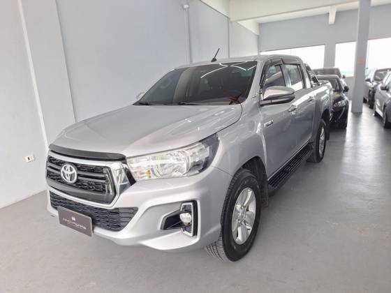 TOYOTA HILUX 2.8 SR 4X4 CD 16V DIESEL 4P AUTOMÁTICO